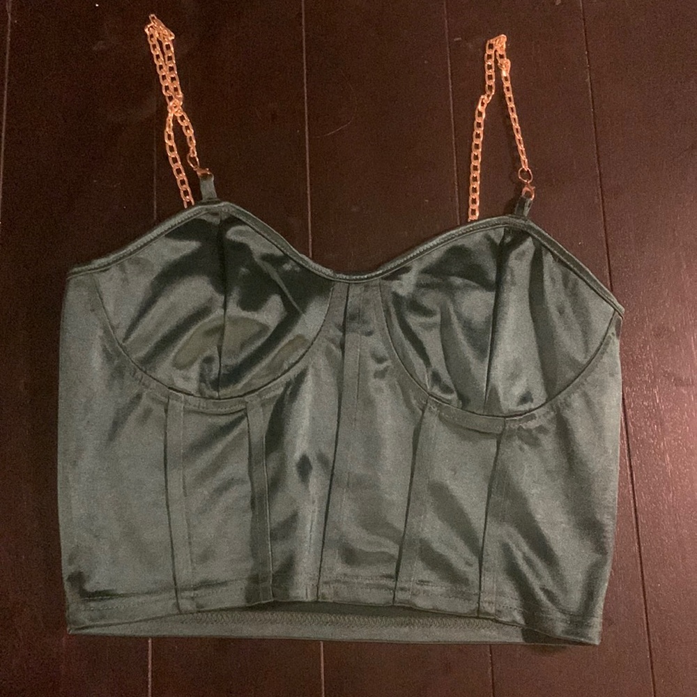 Dark green gold chain medium woman’s cropped shirt